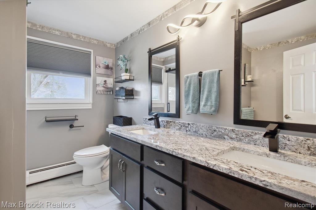 30244 Barwell Road Farmington Hills, MI 48334 - Photo 3 of 44