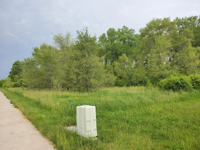 $659,900 | 170 West Ryan Road, Oak Creek, WI 53154