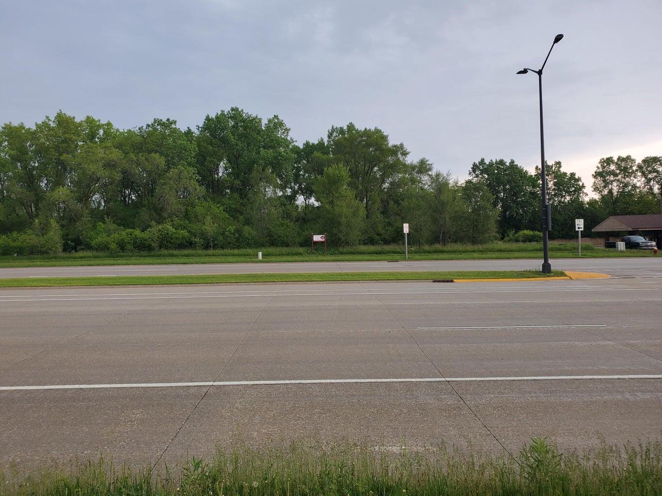 170 West Ryan Road Oak Creek, WI 53154 - Photo 5 of 6 20240520184034011069000000-o