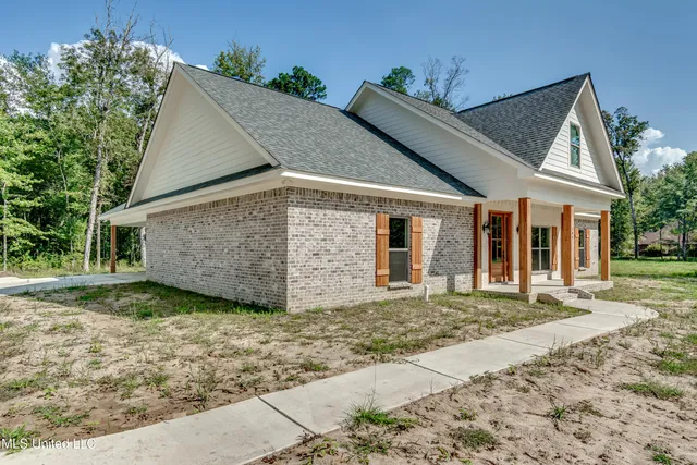 $375,400 | 104 Shady Oaks Lane, Forest, MS 39074