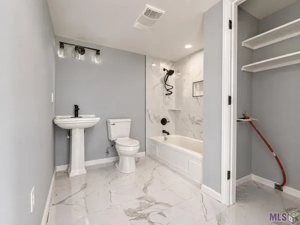 $1,000 | 4809 A Longfellow Drive, Baton Rouge, LA 70805