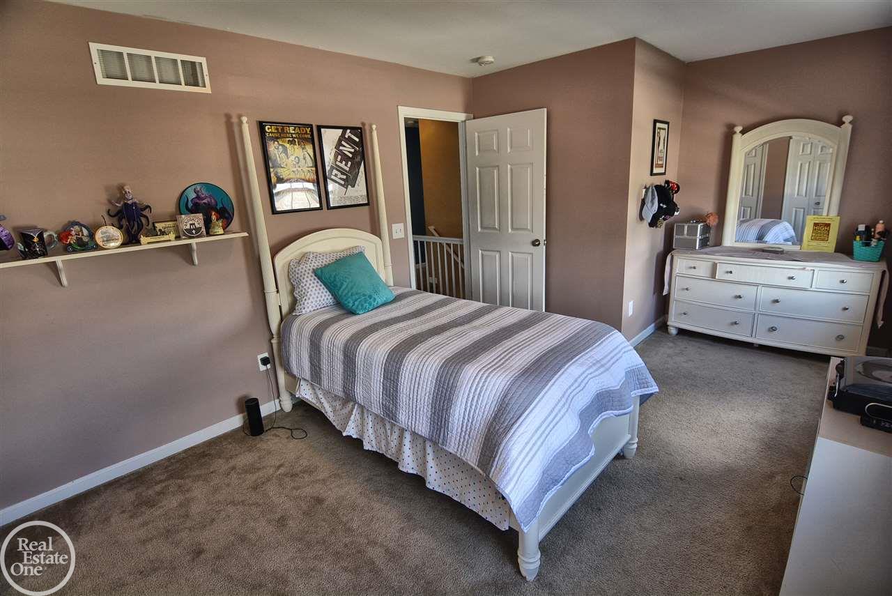 47883 Gloede Road Macomb, MI 48044 - Photo 26 of 38 31324759-25.JPG