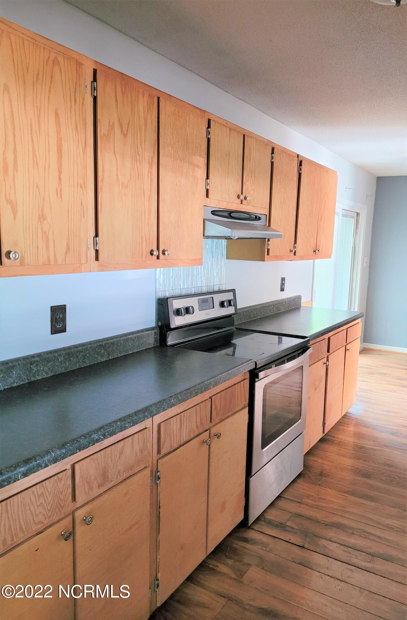 548 Shadowridge Road Jacksonville, NC 28546 - Photo 3 of 29 Kitchen