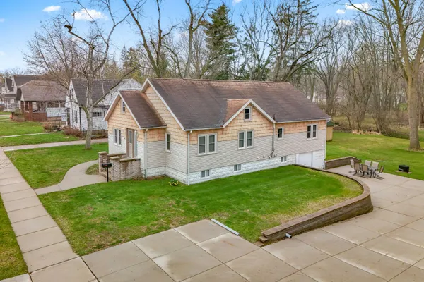 $275,000 | 90 Rippon Avenue, Hillsdale, MI 49242