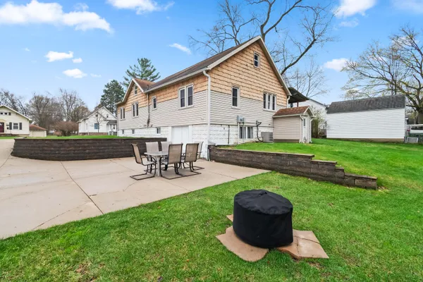 $275,000 | 90 Rippon Avenue, Hillsdale, MI 49242