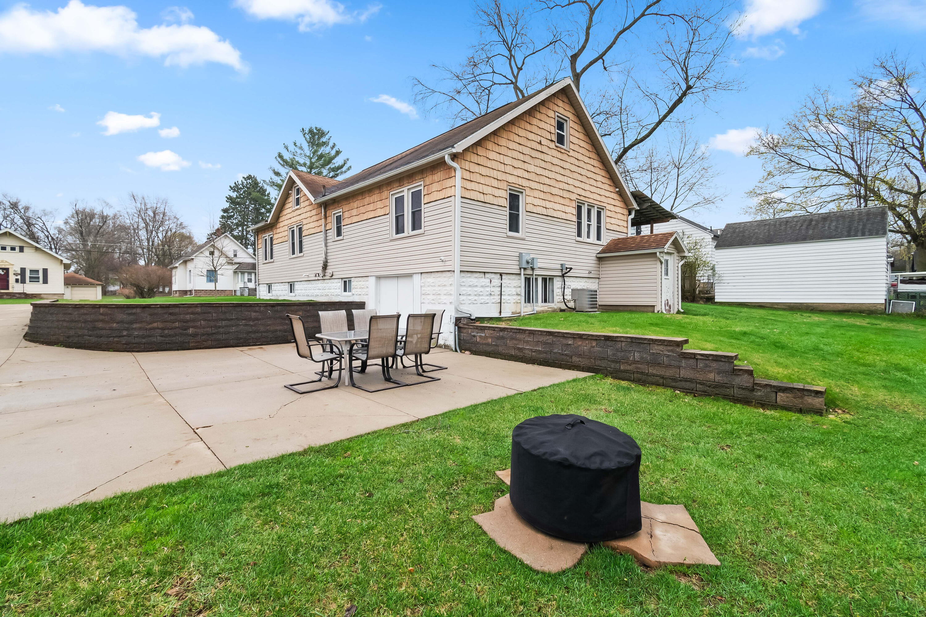 90 Rippon Avenue Hillsdale, MI 49242 - Photo 25 of 44 24