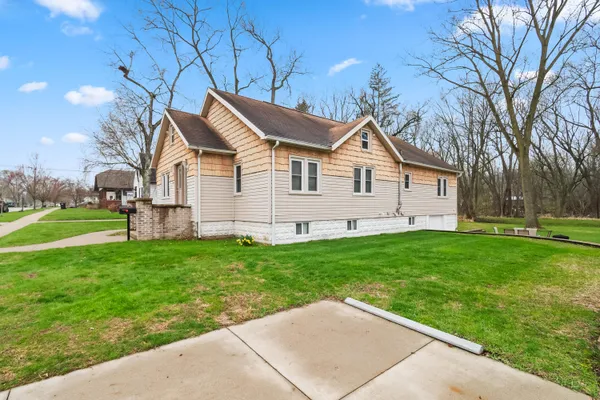 $275,000 | 90 Rippon Avenue, Hillsdale, MI 49242