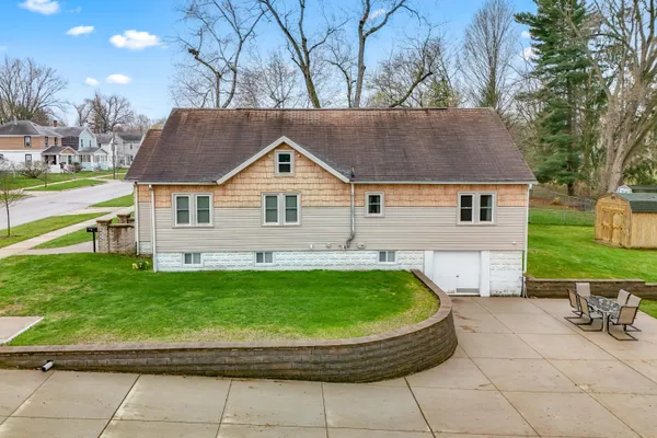 $275,000 | 90 Rippon Avenue, Hillsdale, MI 49242