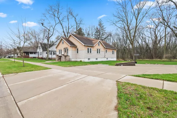 $275,000 | 90 Rippon Avenue, Hillsdale, MI 49242