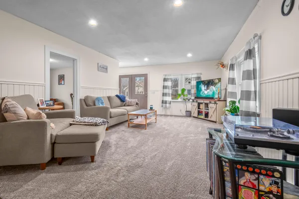 $275,000 | 90 Rippon Avenue, Hillsdale, MI 49242
