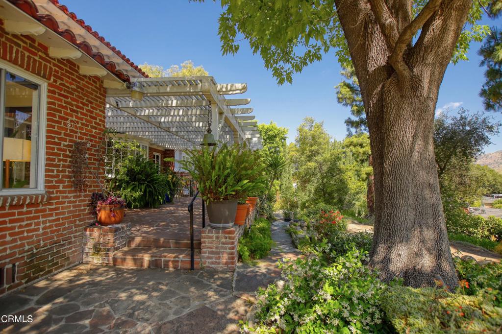 8660 Apperson Street Los Angeles, CA 91040 - Photo 5 of 58 5
