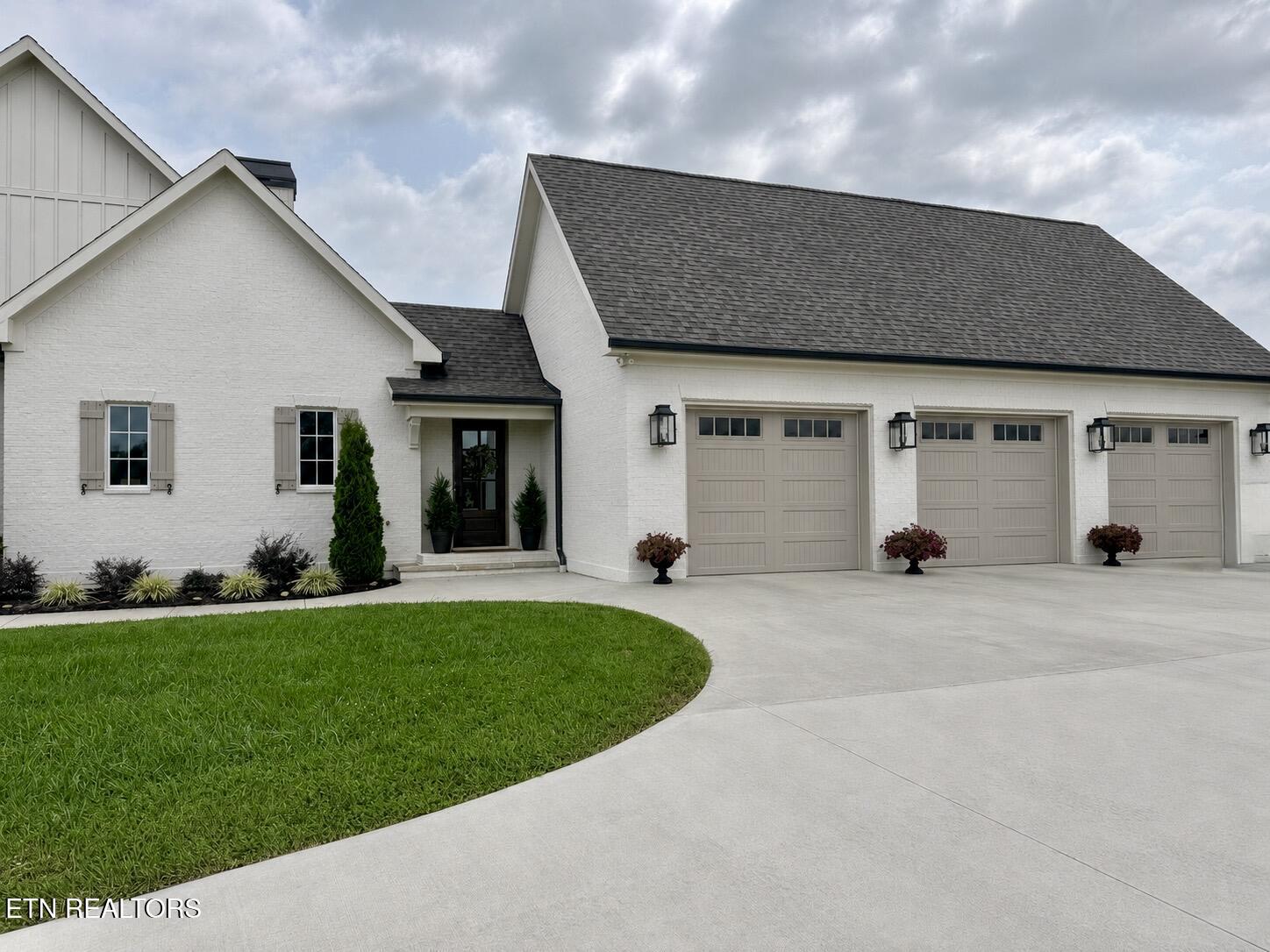 4936 Fort Sumter Road Knoxville, TN 37938 - Photo 2 of 5 C91EE22B-CA92-4237-AA0A-4524C99A7BA8