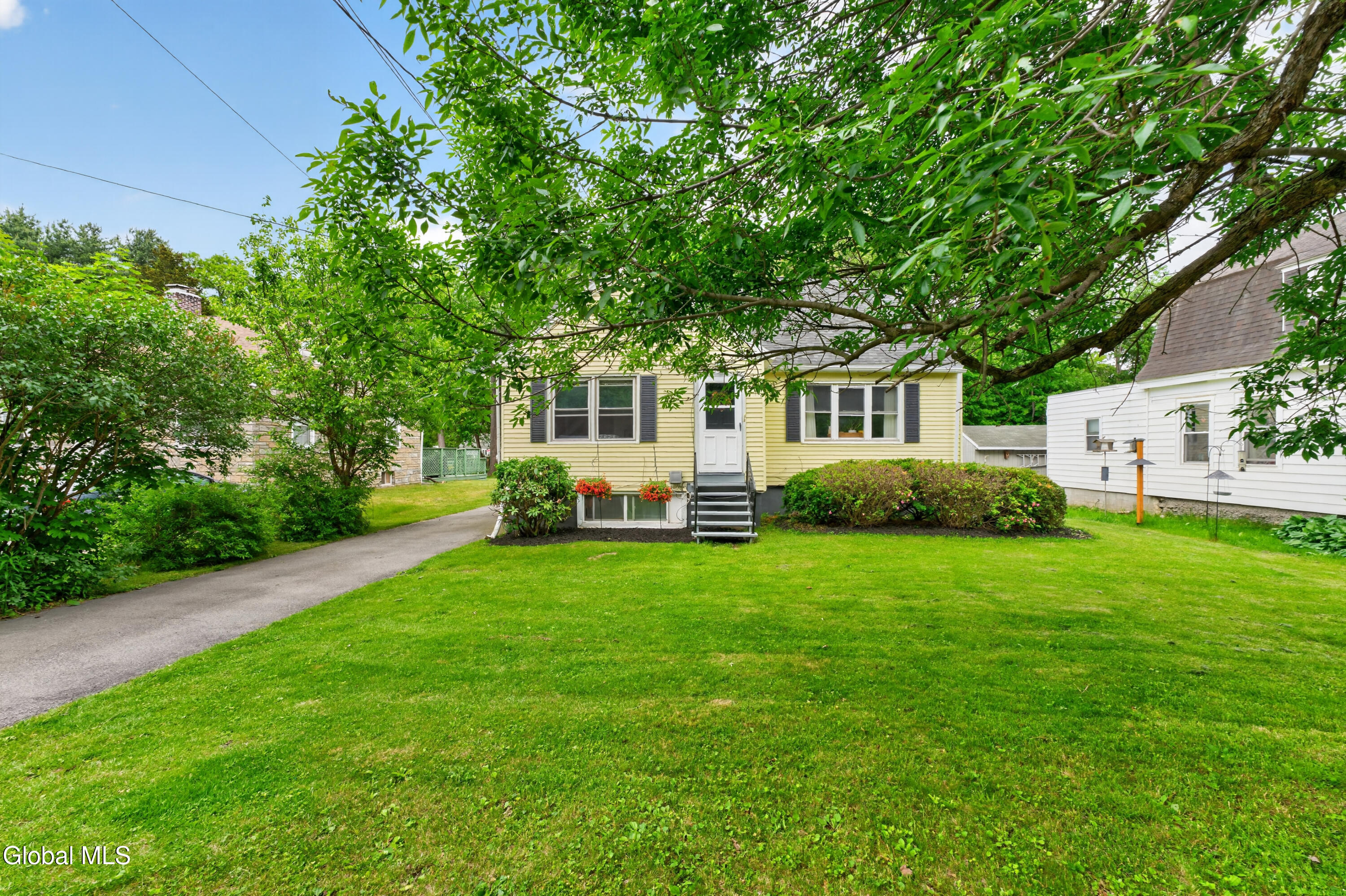 48 Schoolhouse Road Guilderland, NY 12203 - Photo 2 of 44 0 Front 1