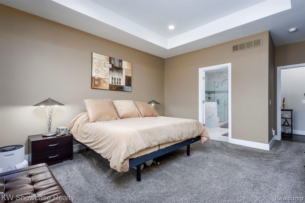 1037 Birkshire Ridge Rochester Hills, MI 48307 - Photo 15 of 44