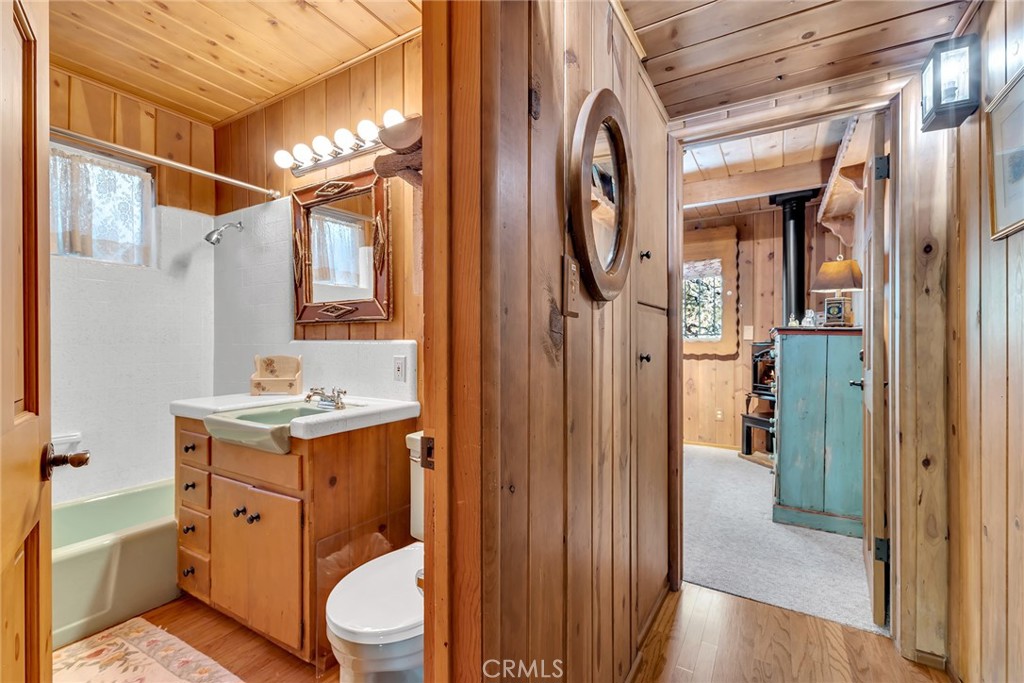 25300 Pine Crest Avenue Idyllwild, CA 92549 - Photo 27 of 75 Main level hall leading to bath and guest bedroom.