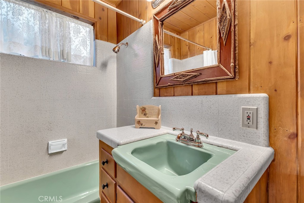 25300 Pine Crest Avenue Idyllwild, CA 92549 - Photo 31 of 75 Guest bathroom on main level.