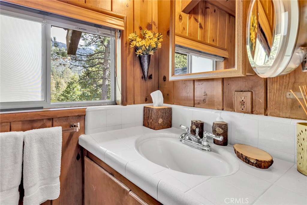 25300 Pine Crest Avenue Idyllwild, CA 92549 - Photo 42 of 75 Half bath in loft and has a view!