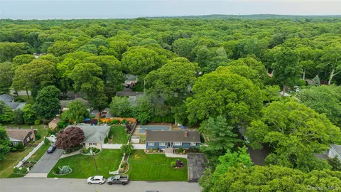 $649,990 | 30 Marbeth Circle, Miller Place, NY 11764