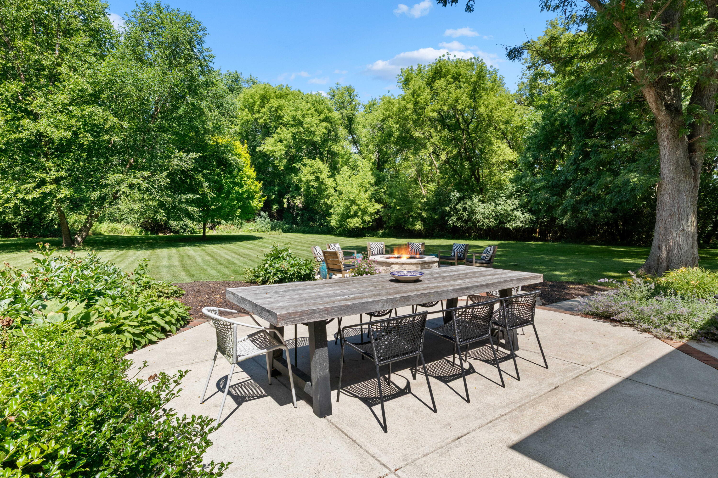 N61W29544 South Woodfield Road Merton, WI 53029 - Photo 33 of 51 Outdoor dining area
