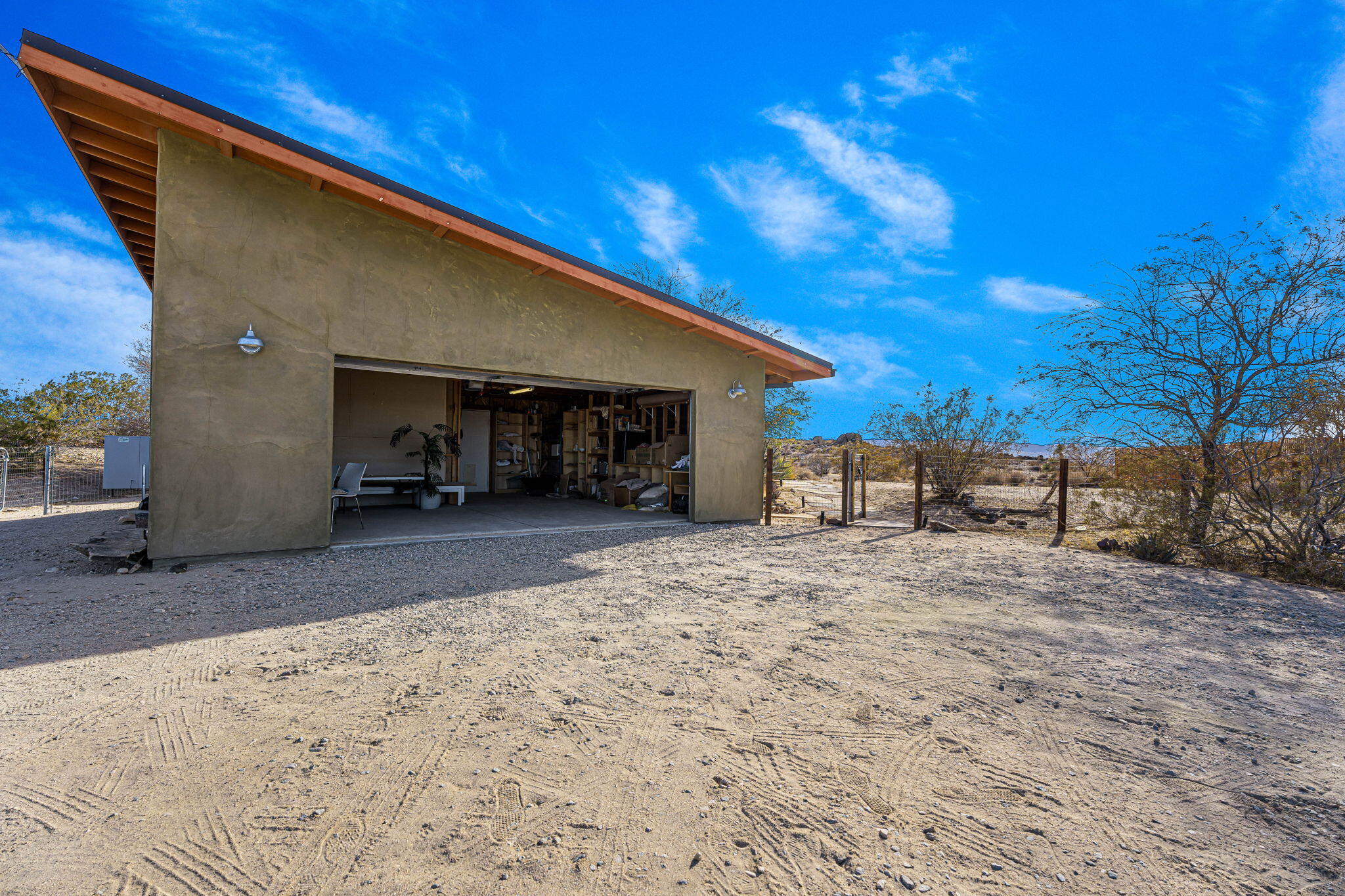 1776 Sunview Avenue Joshua Tree, CA 92252 - Photo 11 of 55 a view of a house with a snow