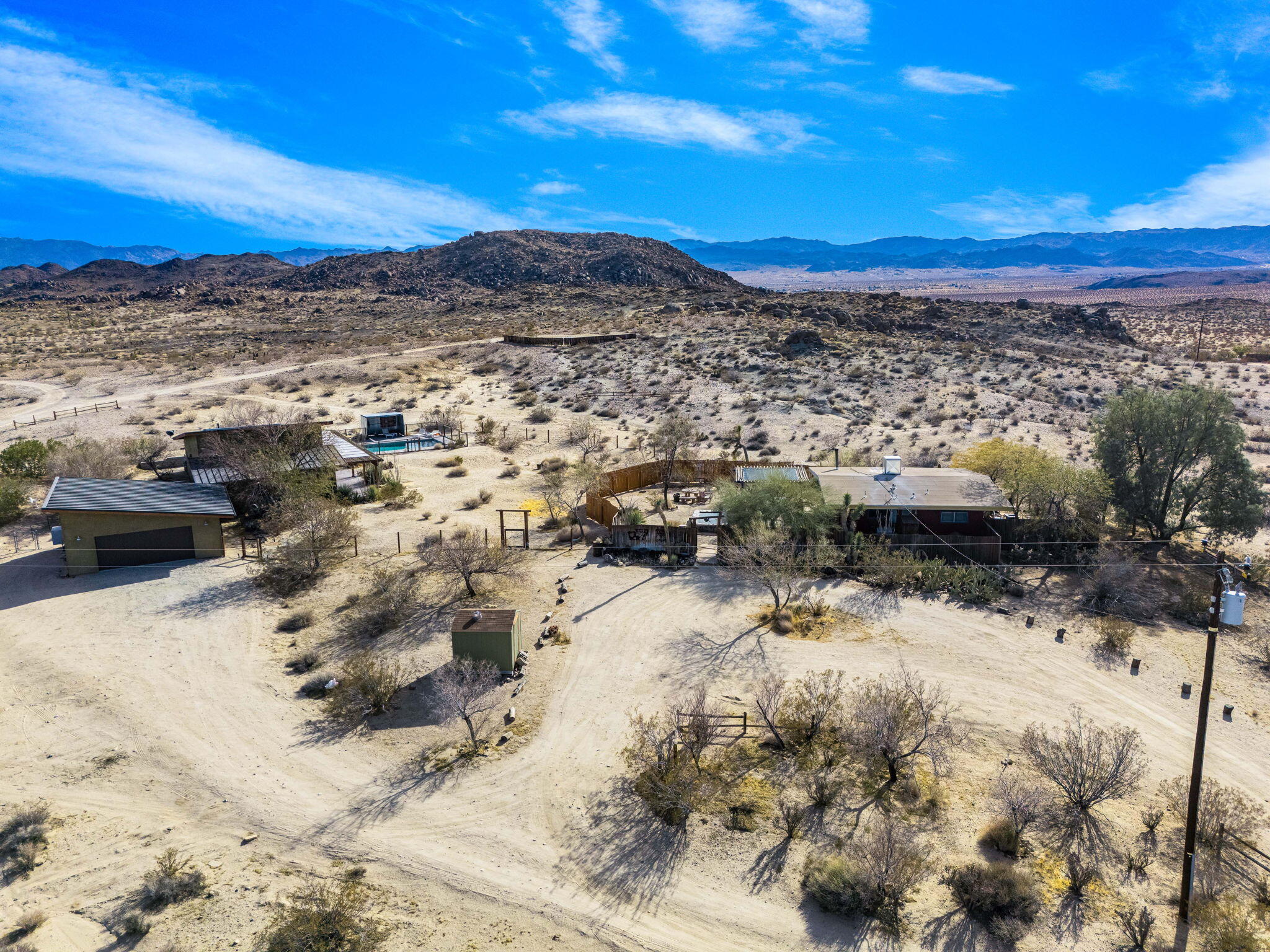 1776 Sunview Avenue Joshua Tree, CA 92252 - Photo 4 of 55 a view of city and ocean