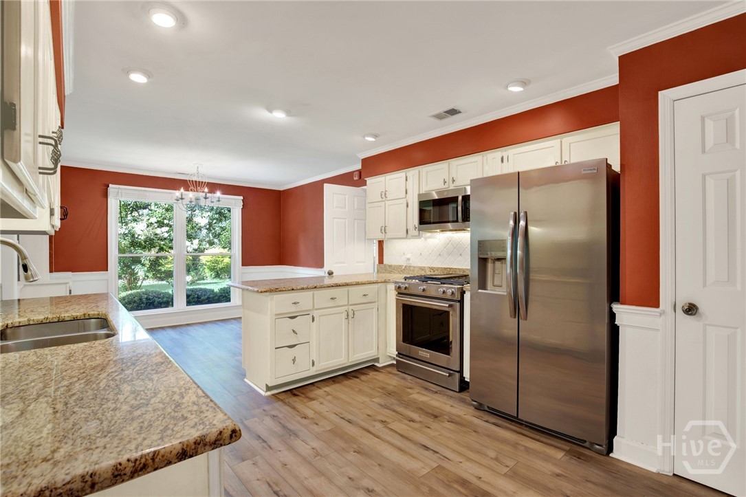 421 Rendant Avenue Savannah, GA 31419 - Photo 4 of 41