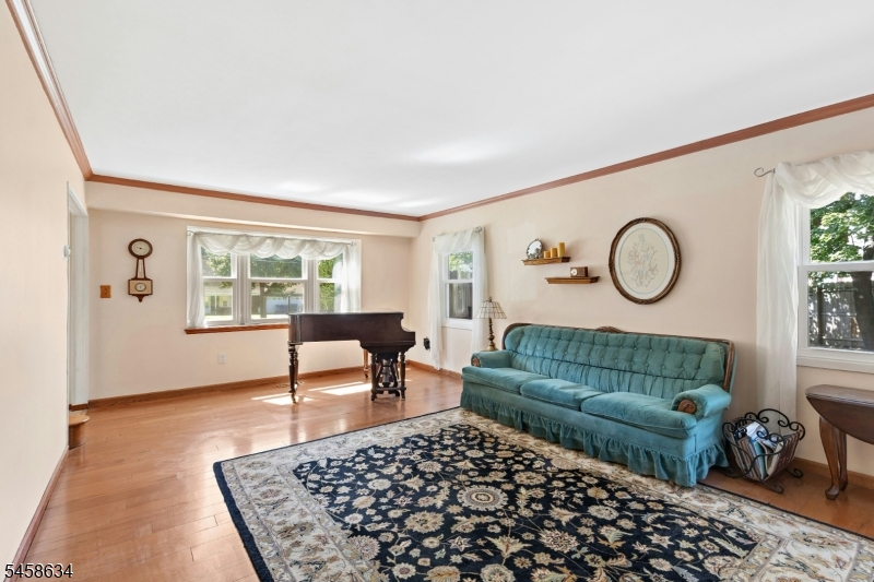 14 Tunnell Road Somerset, NJ 08873 - Photo 9 of 33 Gallery Image 9