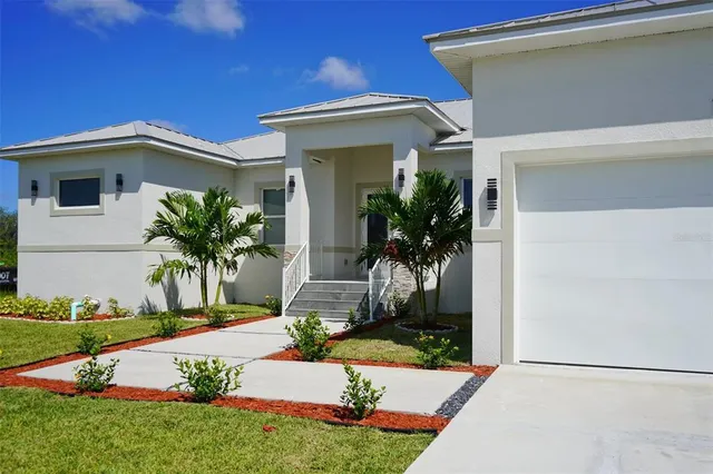 $695,900 | 14663 Lillian Circle, Port Charlotte, FL 33981