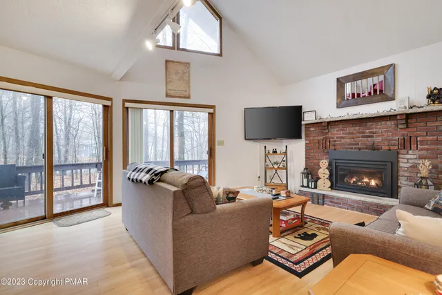 $2,000 | 4204 Hickory Road, Tobyhanna, PA 18466