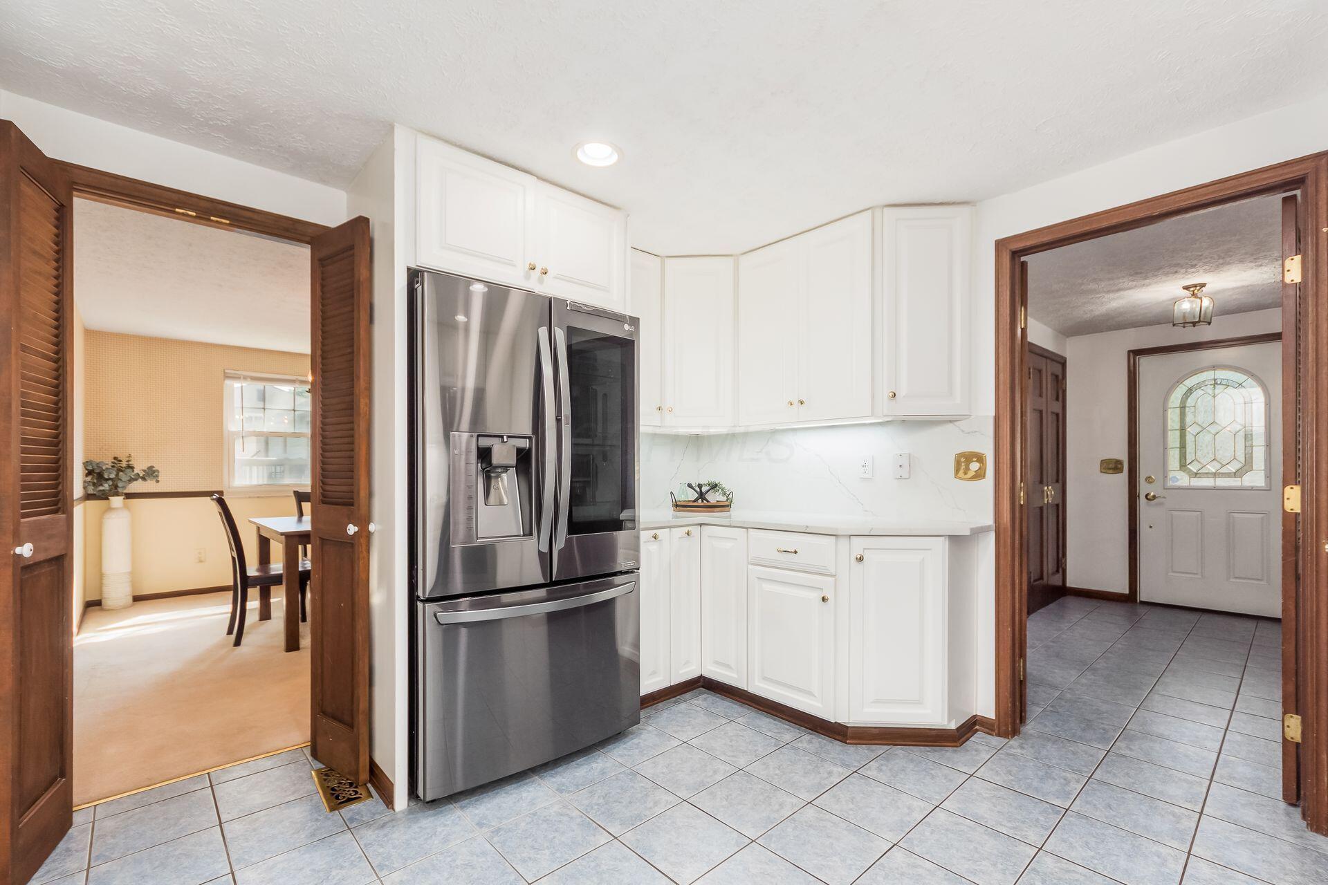 1672 Rushing Way Columbus, OH 43235 - Photo 14 of 43 Kitchen