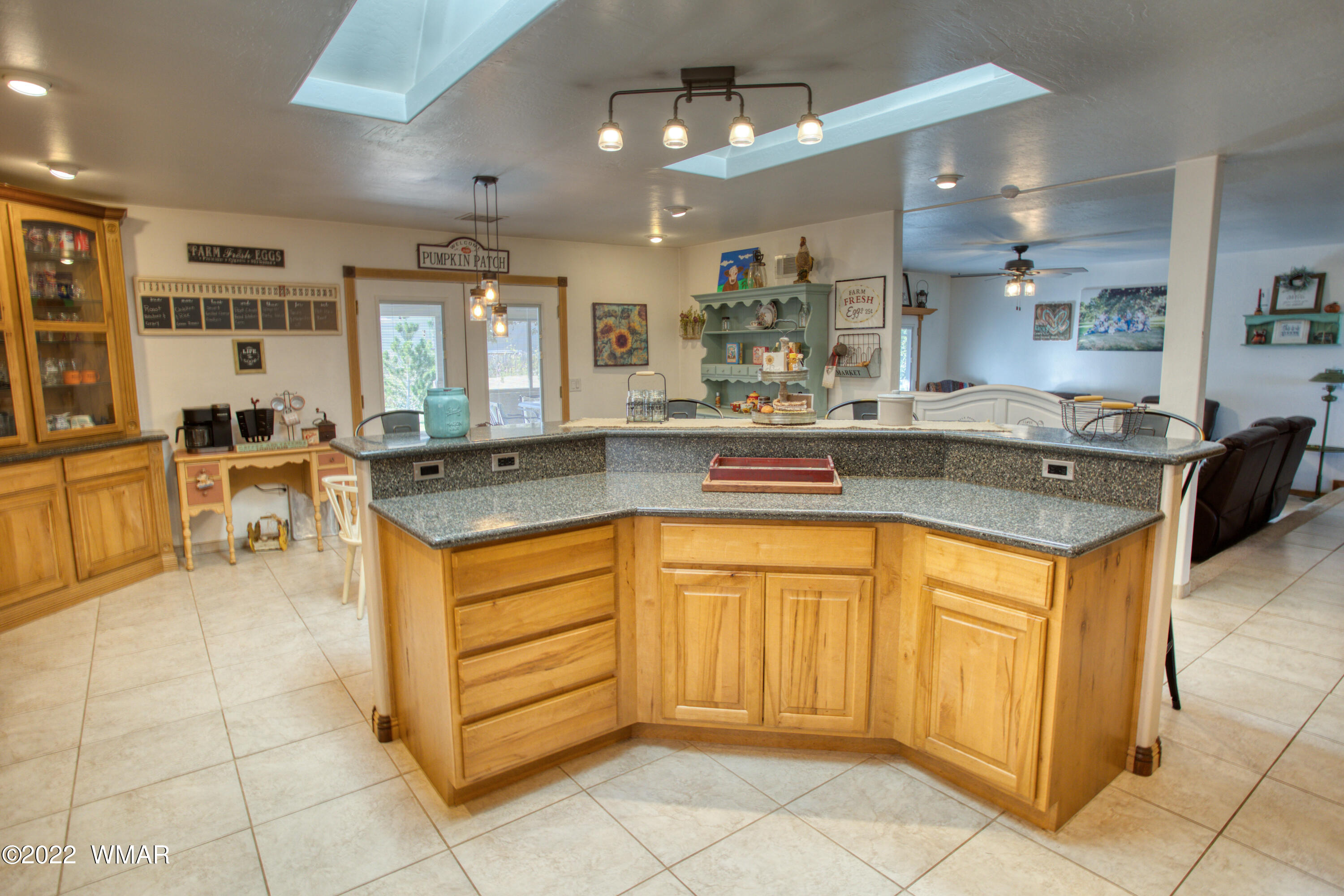 501 West 7th S Street Snowflake, AZ 85937 - Photo 7 of 33 a kitchen with stainless steel appliances granite countertop a sink and cabinets