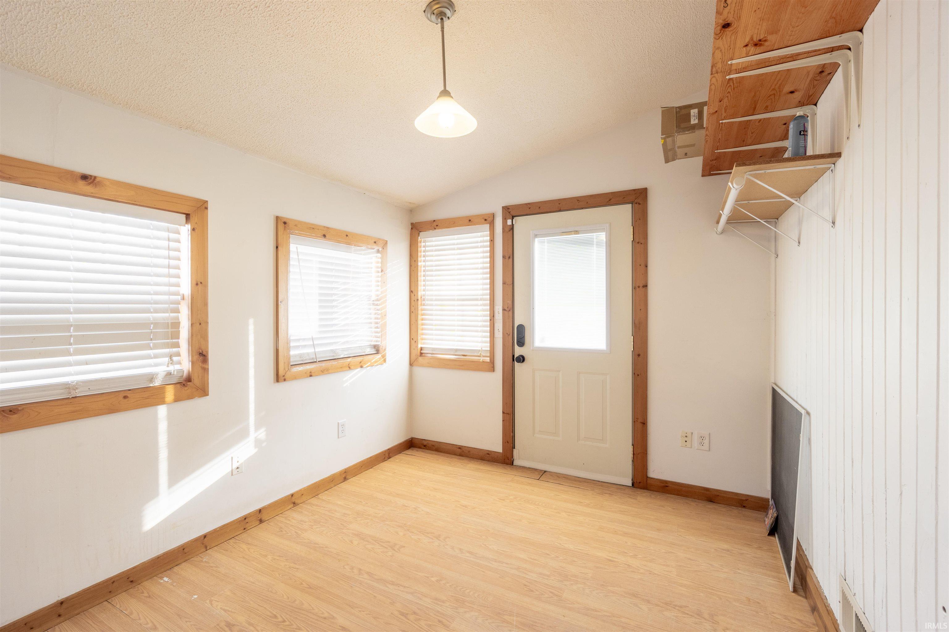 212 West 38th Street Marion, IN 46953 - Photo 6 of 28