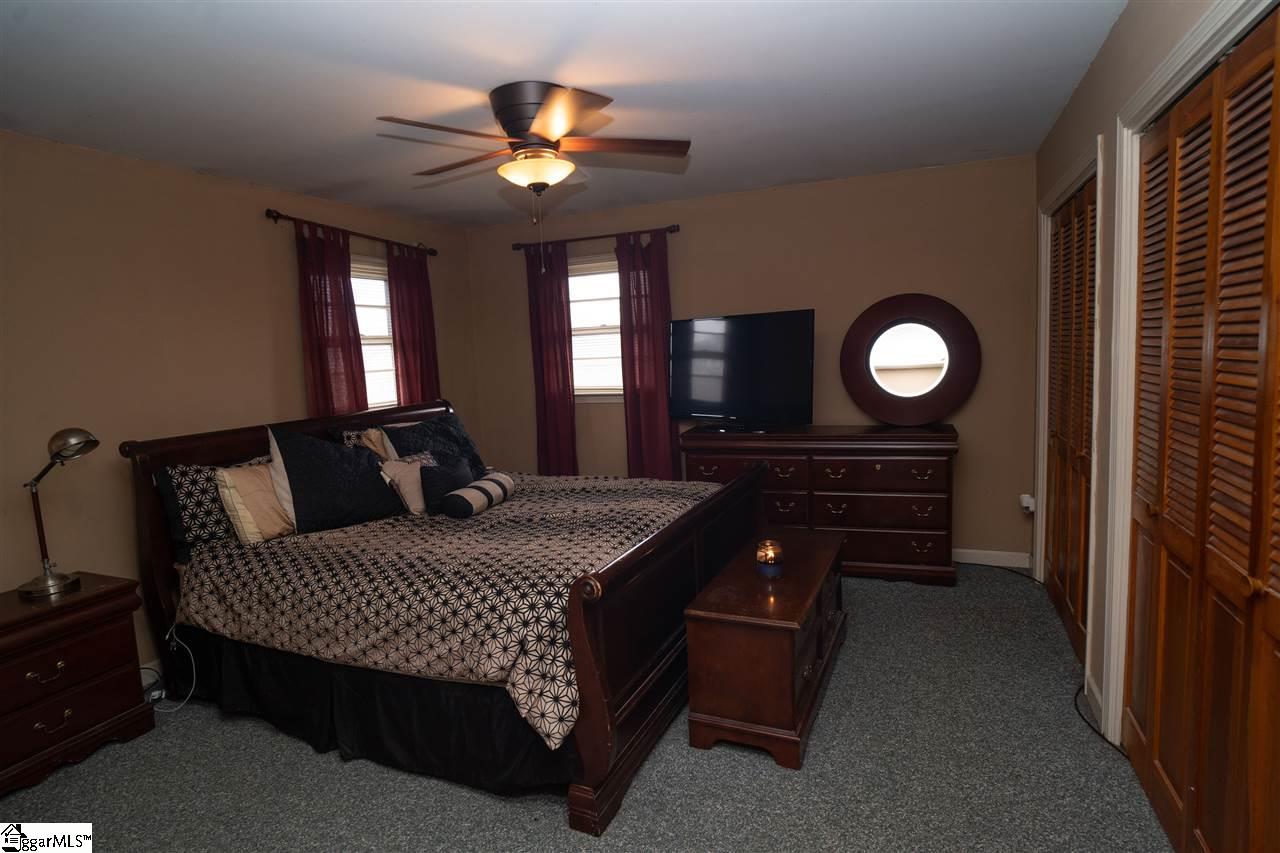 405 Del Norte Road Greenville, SC 29615 - Photo 14 of 18 His and her closets