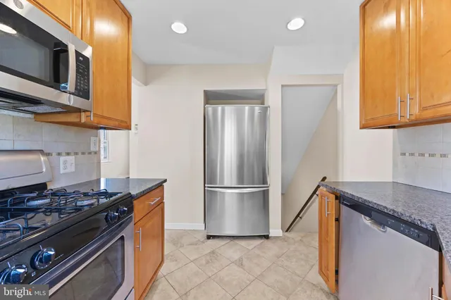 $2,399 | 4605 Akron Street, Temple Hills, MD 20748