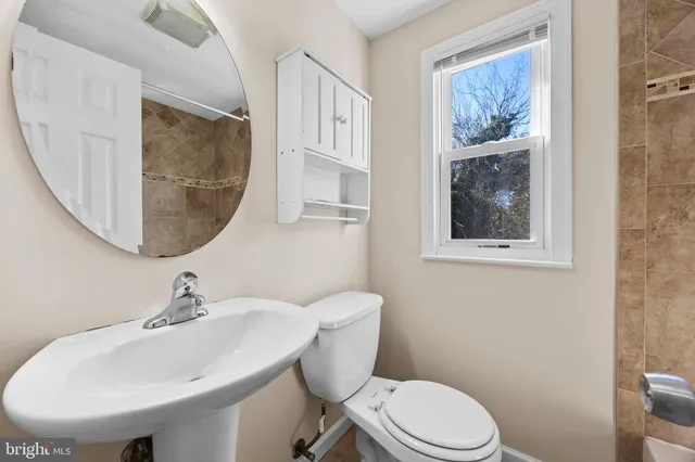 $2,399 | 4605 Akron Street, Temple Hills, MD 20748