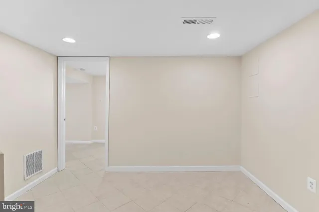 $2,399 | 4605 Akron Street, Temple Hills, MD 20748