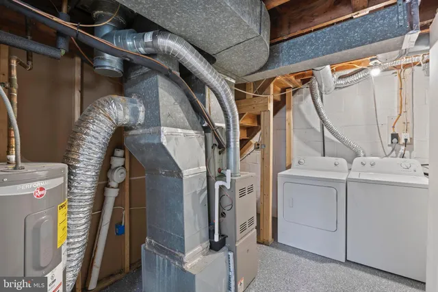 $2,399 | 4605 Akron Street, Temple Hills, MD 20748