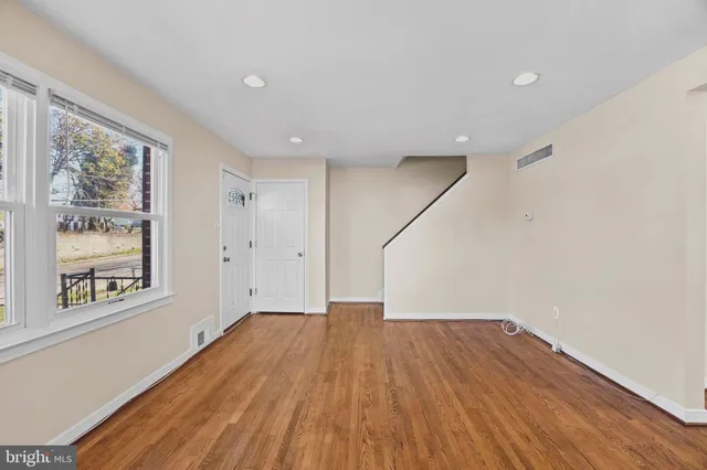 $2,399 | 4605 Akron Street, Temple Hills, MD 20748