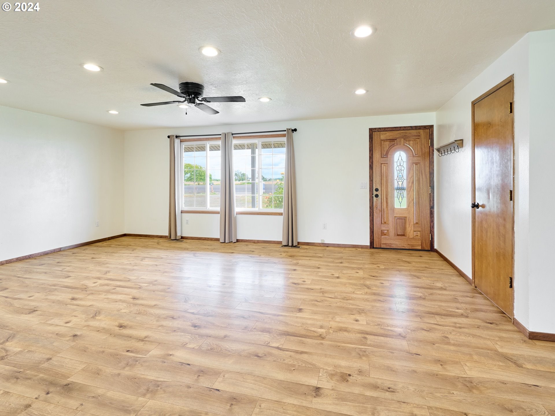 34546 Grand Prairie Road Southeast Albany, OR 97322 - Photo 3 of 39 Gallery Image 3