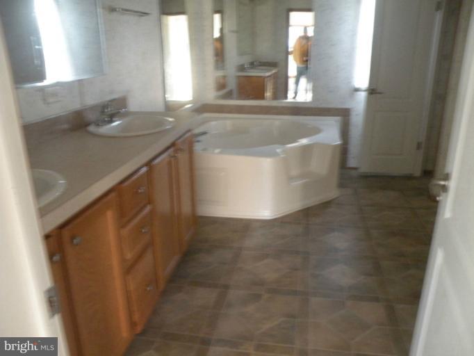 6388 Edesville Road Rock Hall, MD 21661 - Photo 11 of 16 Interior (General)