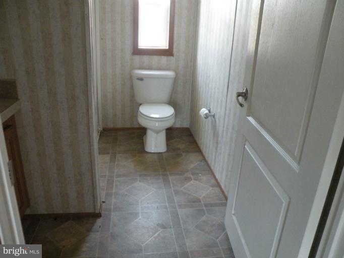 6388 Edesville Road Rock Hall, MD 21661 - Photo 3 of 16 Interior (General)