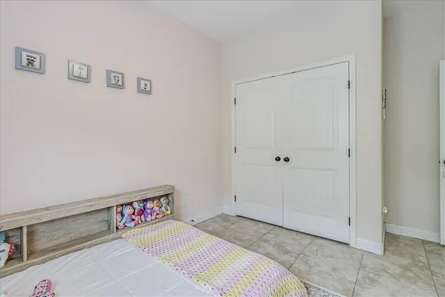 a view of a livingroom with an empty space