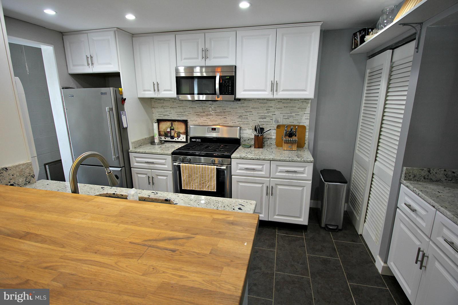 5636 7th Road South Arlington, VA 22204 - Photo 6 of 19 Kitchen