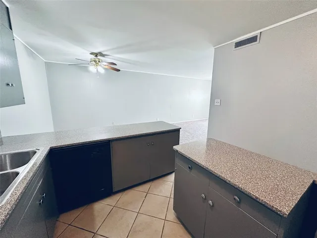 $1,325 | 601 West 11th Street, Unit 127, Austin, TX 78701