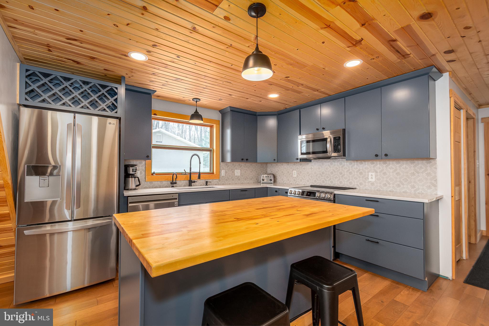 137 Paradise Gardens Road Oakland, MD 21550 - Photo 5 of 71