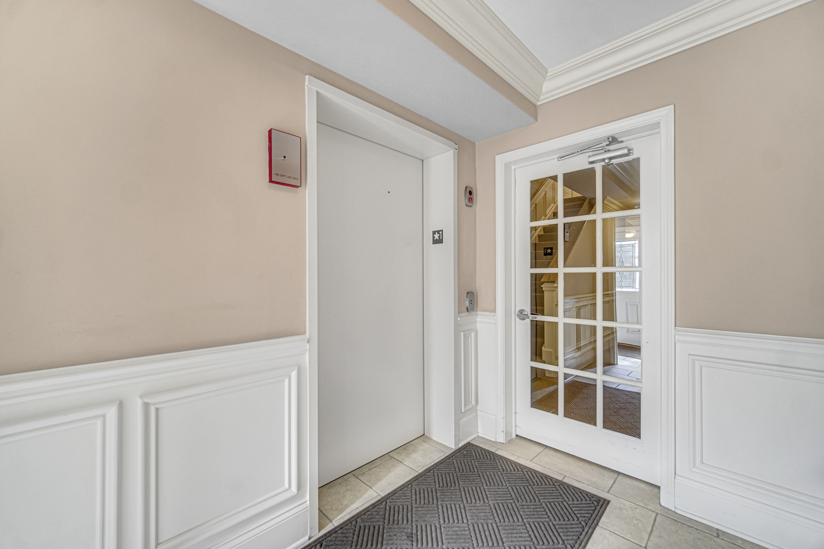 405 West Pierce Road, Unit 201 Itasca, IL 60143 - Photo 2 of 26