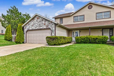 $450,000 | 1570 Iroquois Avenue, Grafton, WI 53024