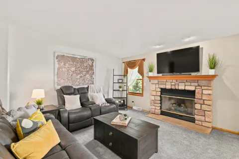 $450,000 | 1570 Iroquois Avenue, Grafton, WI 53024