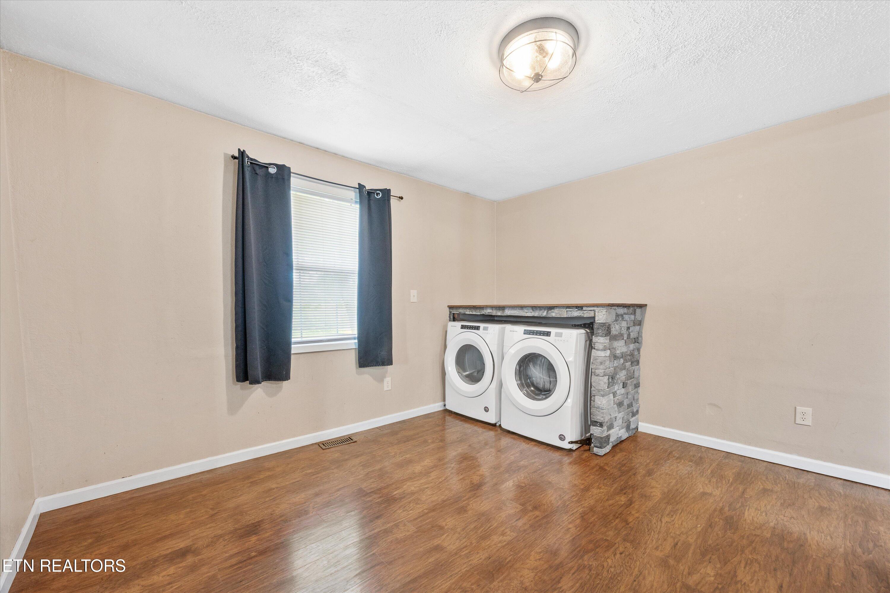 640 Camp Ridge Road La Follette, TN 37766 - Photo 15 of 40 15-640 Camp Ridge Rd -24