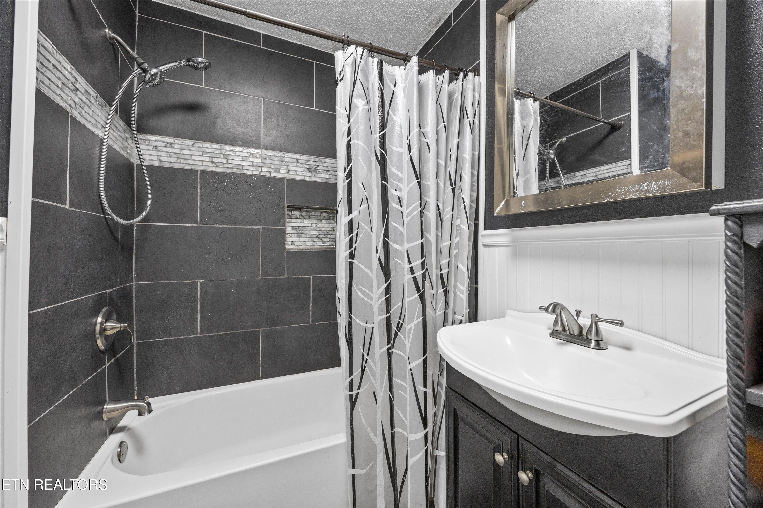 640 Camp Ridge Road La Follette, TN 37766 - Photo 20 of 40 20-640 Camp Ridge Rd -16